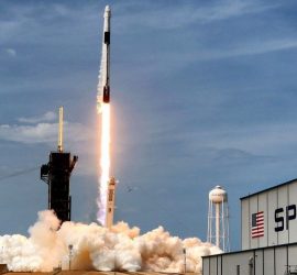 На испытаниях SpaceX произошел взрыв